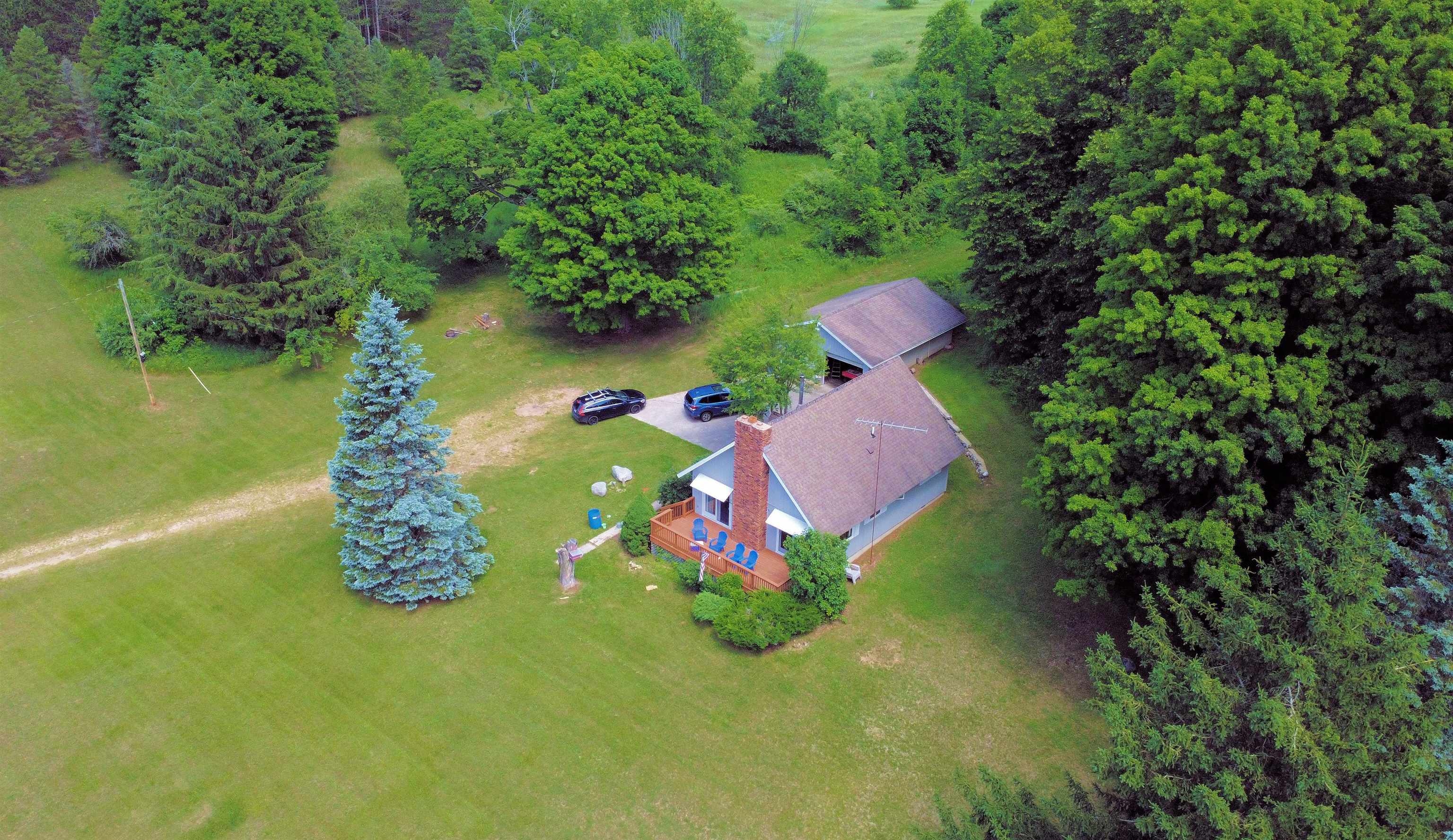 7203 Valley Road Honor, MI 49640 - Photo 6 of 39