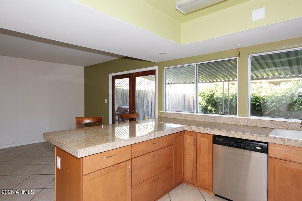5114 North Granite Reef Road Scottsdale, AZ 85250 - Photo 6 of 29 Kitchen3