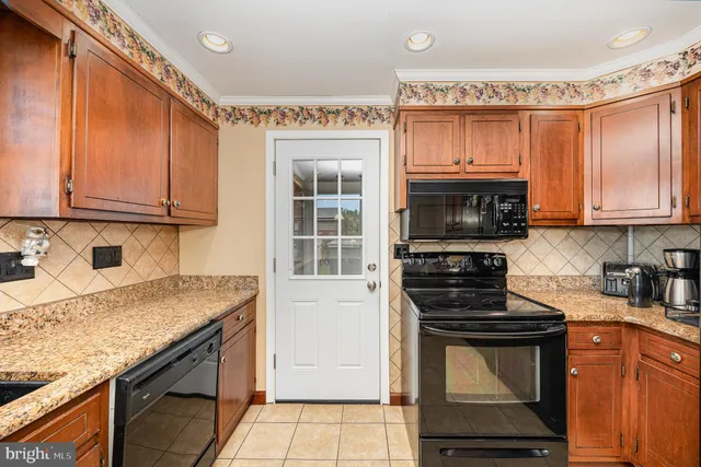 $384,900 | 1016 Teakwood Lane, Enola, PA 17025