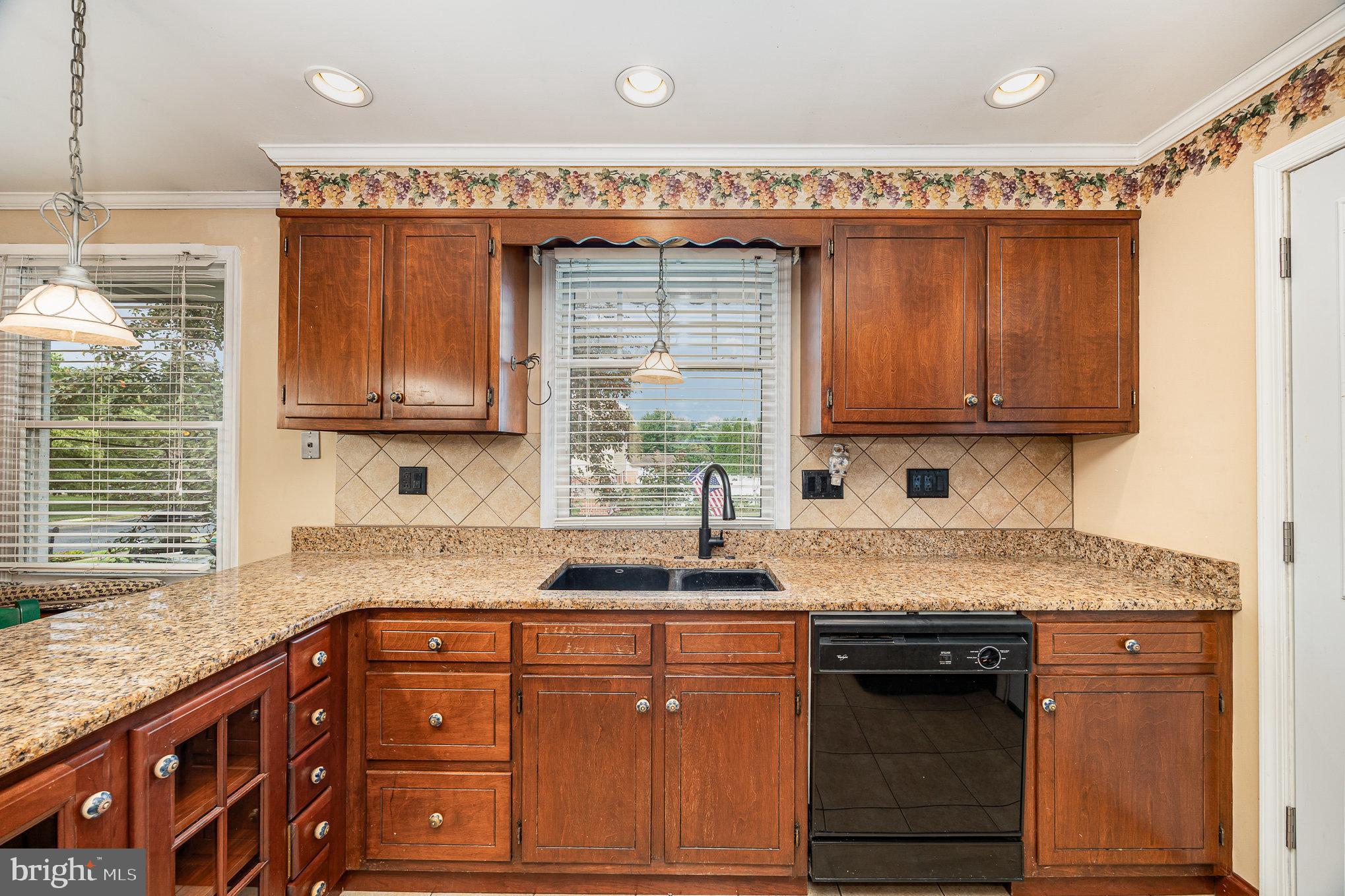 1016 Teakwood Lane Enola, PA 17025 - Photo 13 of 37