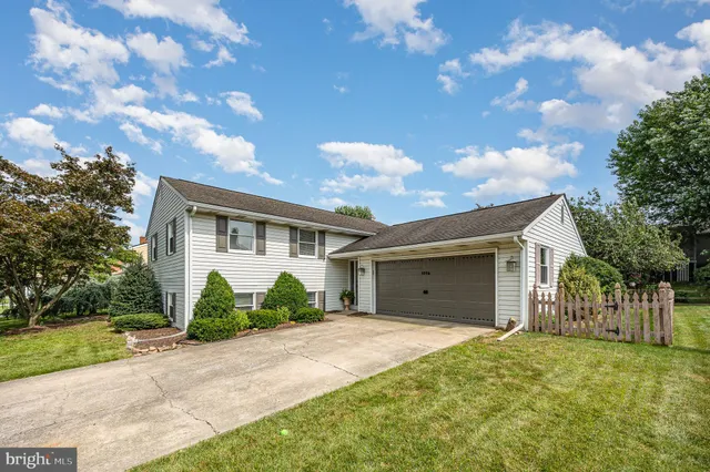 $384,900 | 1016 Teakwood Lane, Enola, PA 17025