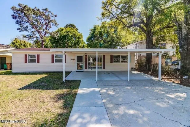 $2,200 | 1889 Greater Avenue, Biloxi, MS 39531