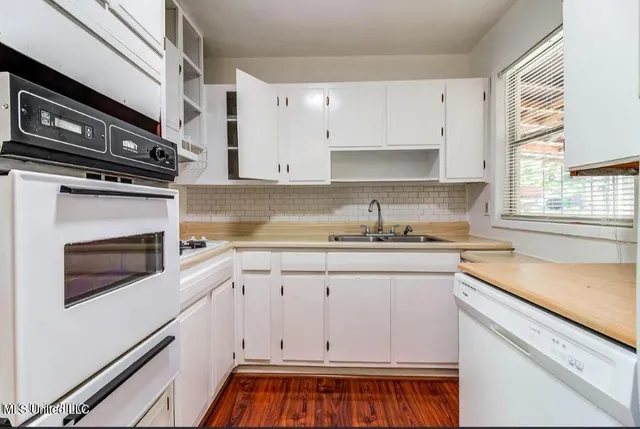 $2,200 | 1889 Greater Avenue, Biloxi, MS 39531