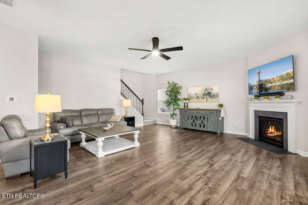 1210 Hampton Pl Circle Loudon, TN 37774 - Photo 12 of 39 Living RM