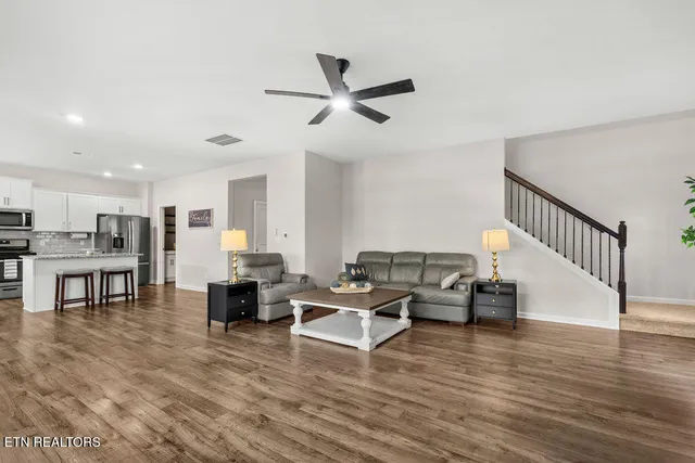 $449,000 | 1210 Hampton Pl Circle, Loudon, TN 37774