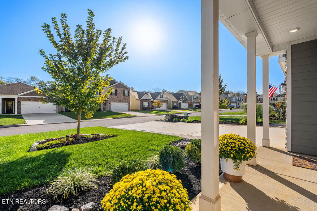 1210 Hampton Pl Circle Loudon, TN 37774 - Photo 17 of 39 Front View