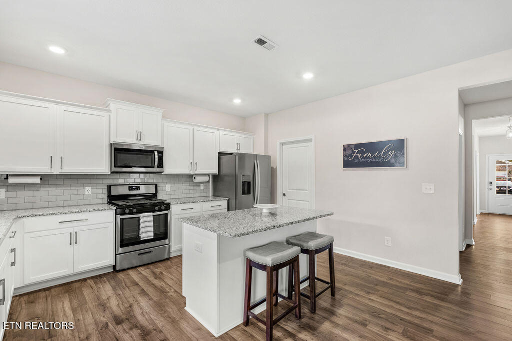 1210 Hampton Pl Circle Loudon, TN 37774 - Photo 7 of 39 Kitchen