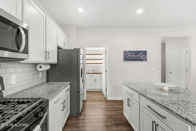 $449,000 | 1210 Hampton Pl Circle, Loudon, TN 37774