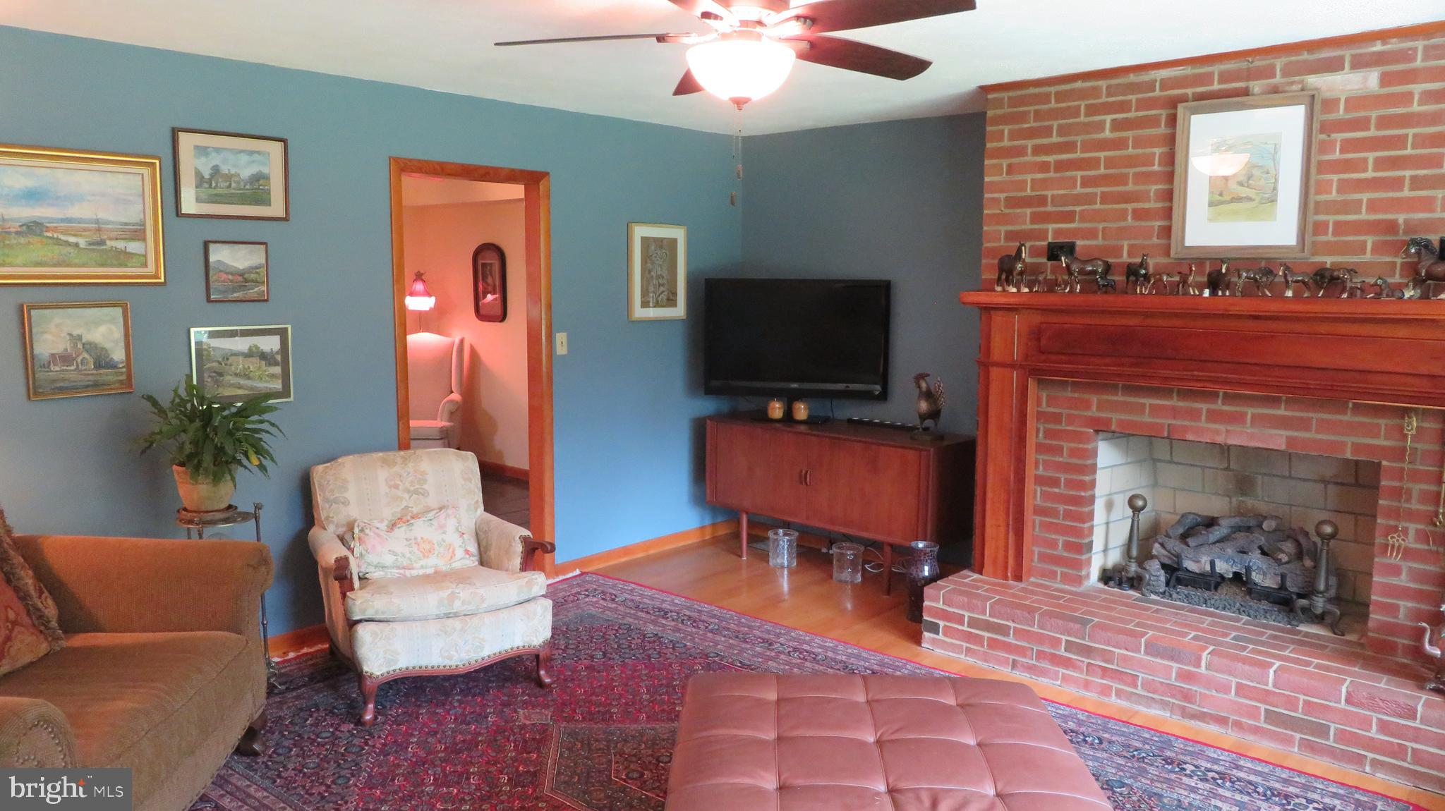 509 Fodderstack Road Huntly, VA 22640 - Photo 3 of 78 Living Room