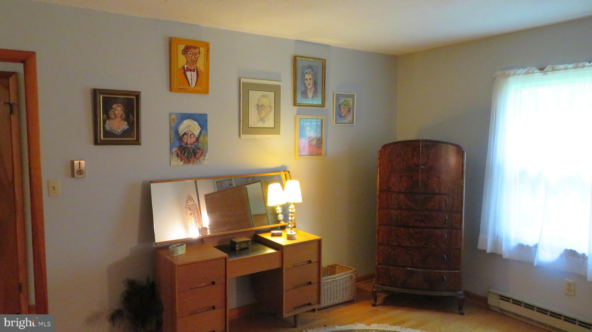 509 Fodderstack Road Huntly, VA 22640 - Photo 25 of 78 Small Bedroom (dressing Room