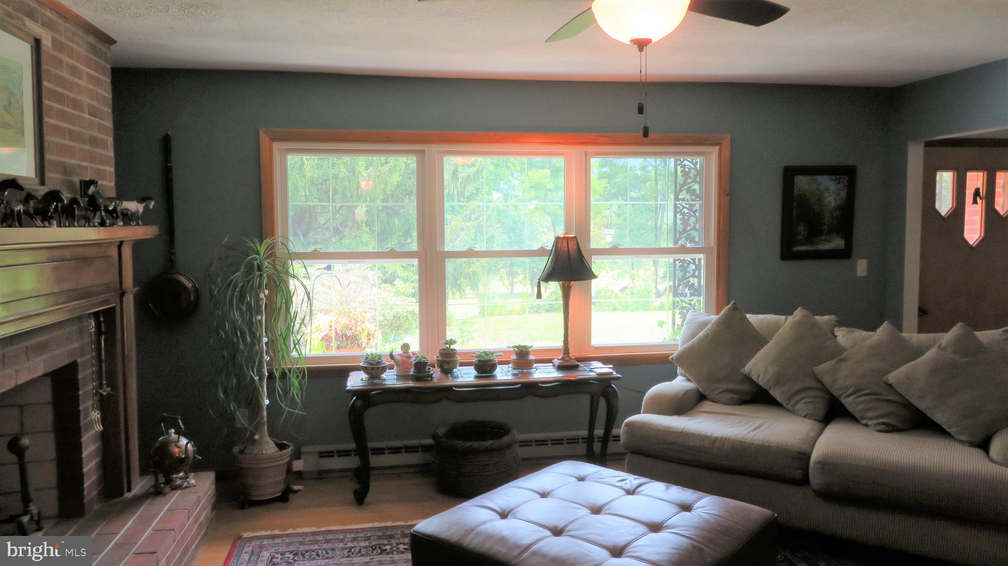 509 Fodderstack Road Huntly, VA 22640 - Photo 4 of 78 Living Room