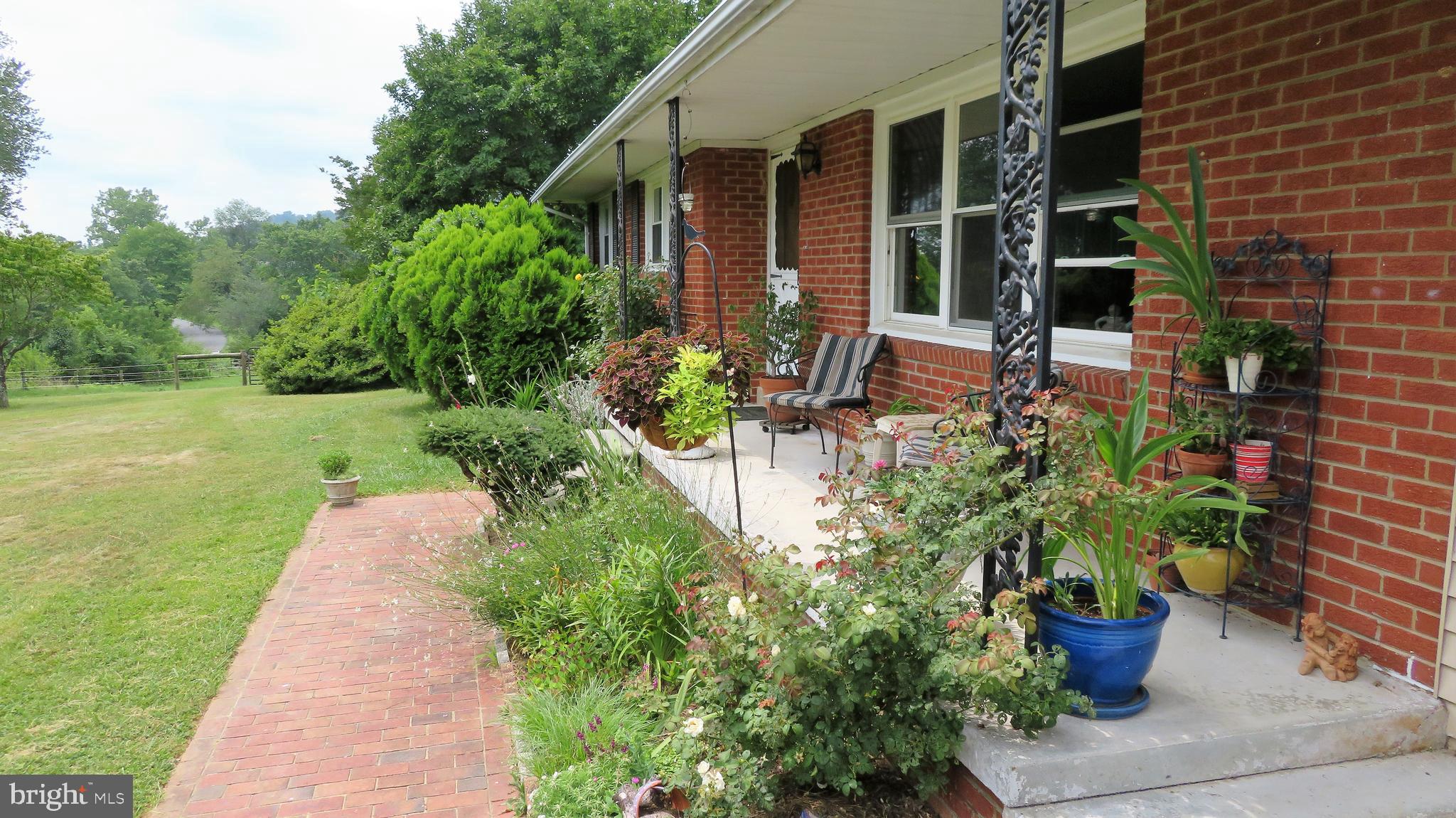 509 Fodderstack Road Huntly, VA 22640 - Photo 36 of 78 Front Porch