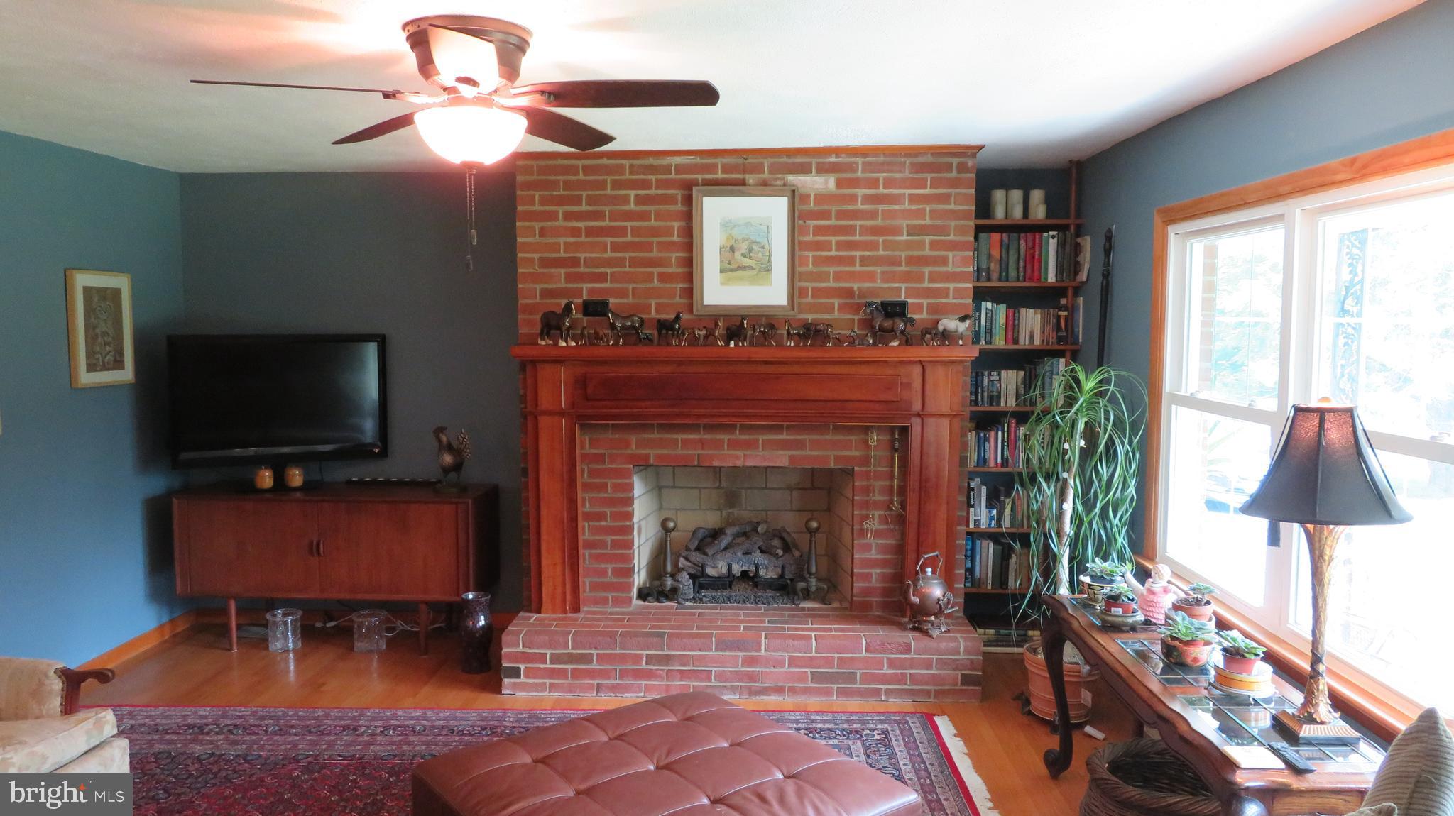 509 Fodderstack Road Huntly, VA 22640 - Photo 5 of 78 Living Room