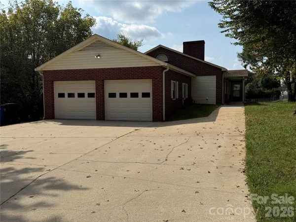 $329,000 | 3532 16th Street Northeast, Unit 1, Hickory, NC 28601