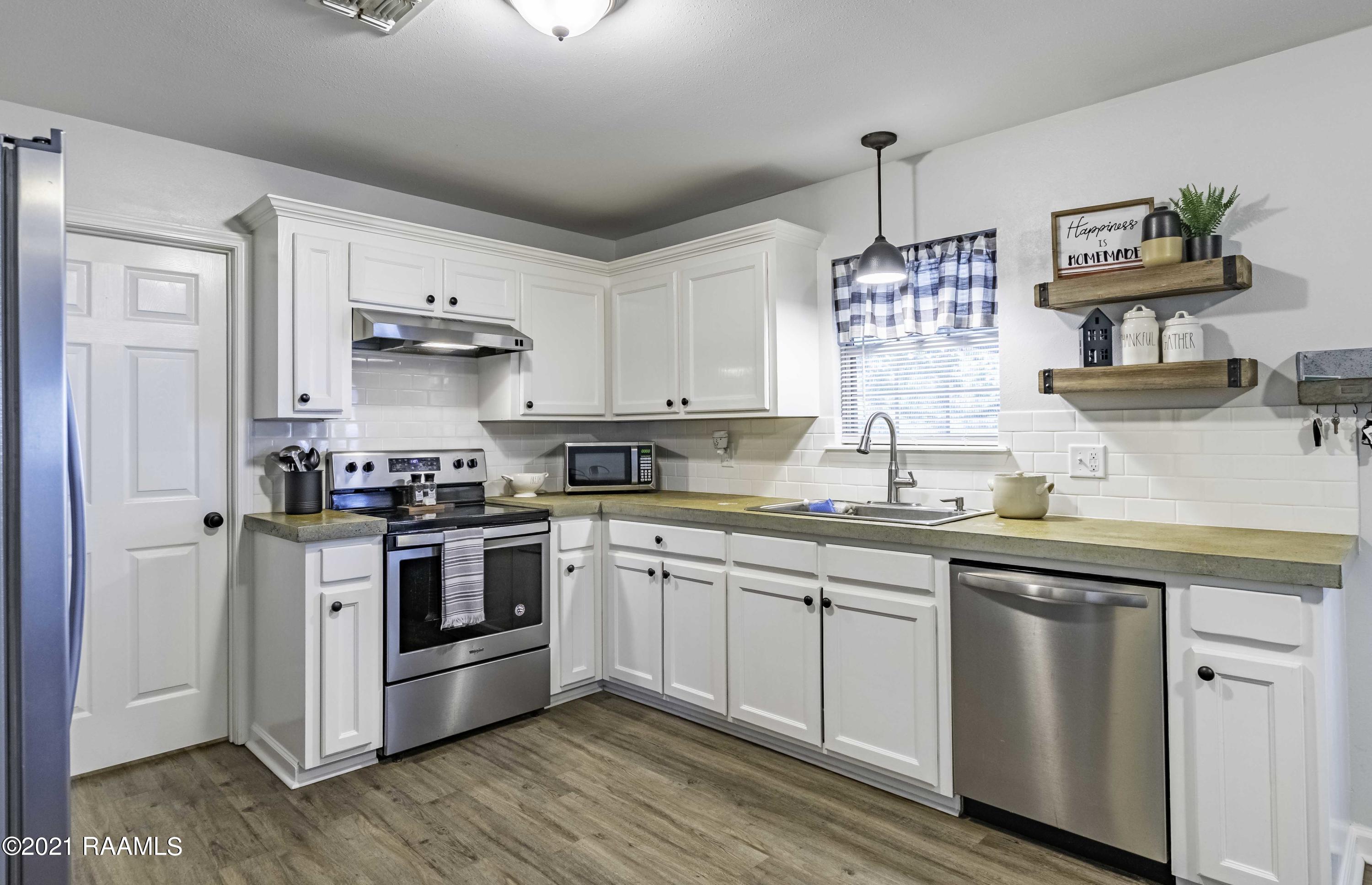 1115 Oleste Tauzin Road Breaux Bridge, LA 70517 - Photo 6 of 38 Gallery Image 6