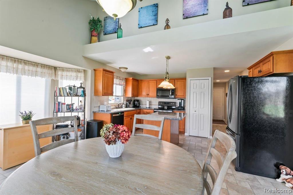 1355 Ridge View Court Grand Blanc, MI 48439 - Photo 8 of 26 Gallery Image 8