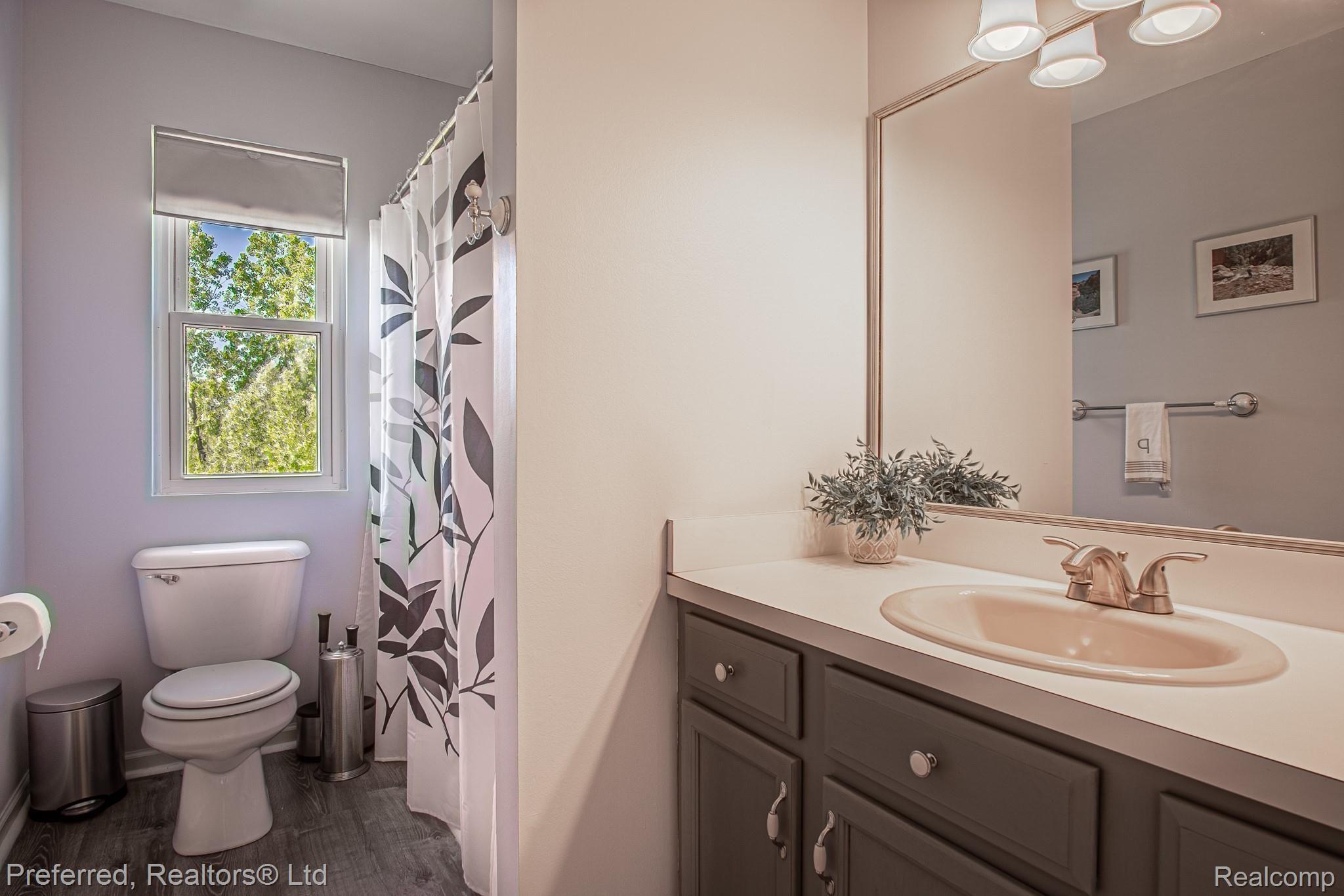 2423 Bull Run Road Oxford, MI 48371 - Photo 18 of 38 23.jpg