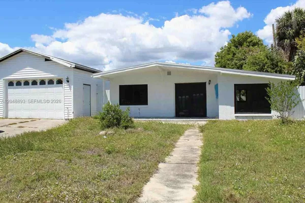 $2,900 | 111 Poinsettia Circle Northeast, Port Charlotte, FL 33952