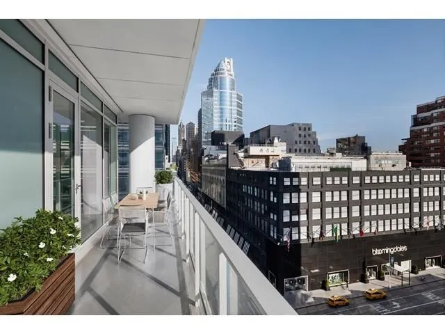 $3,495,000 | 200 East 59th Street, Unit 16A | Midtown East
