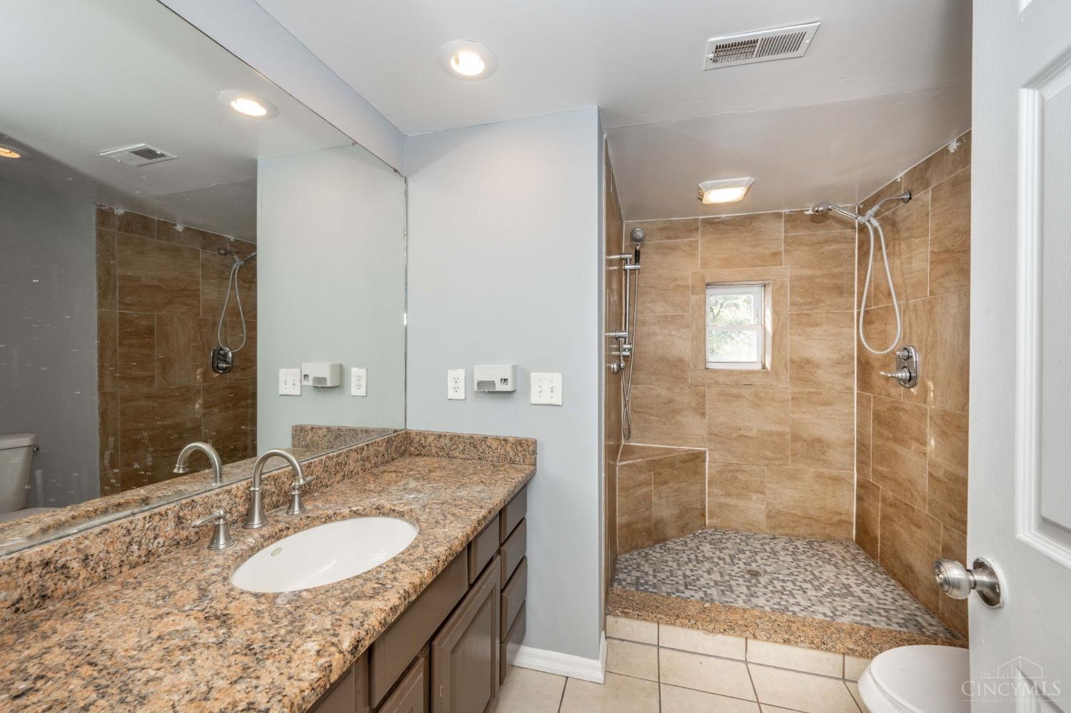 5347 Fox Road Cincinnati, OH 45239 - Photo 28 of 35