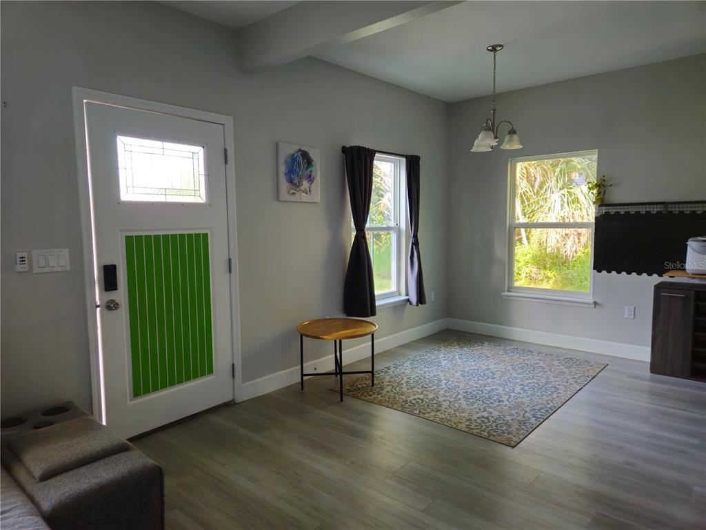 3633 Main Street Sanford, FL 32771 - Photo 4 of 17 a living room with furniture and a window