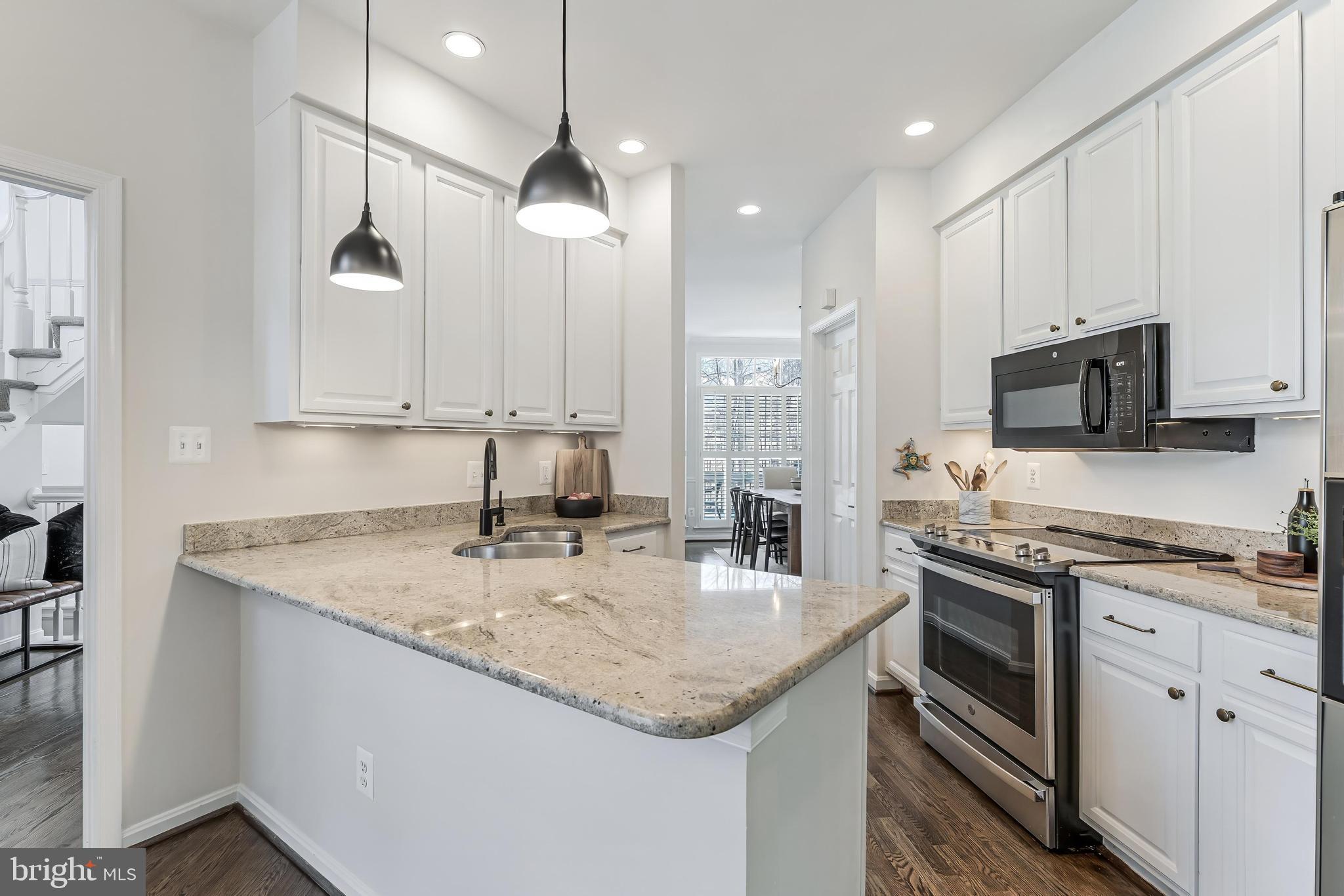 11426 Hollow Timber Court Reston, VA 20194 - Photo 16 of 41