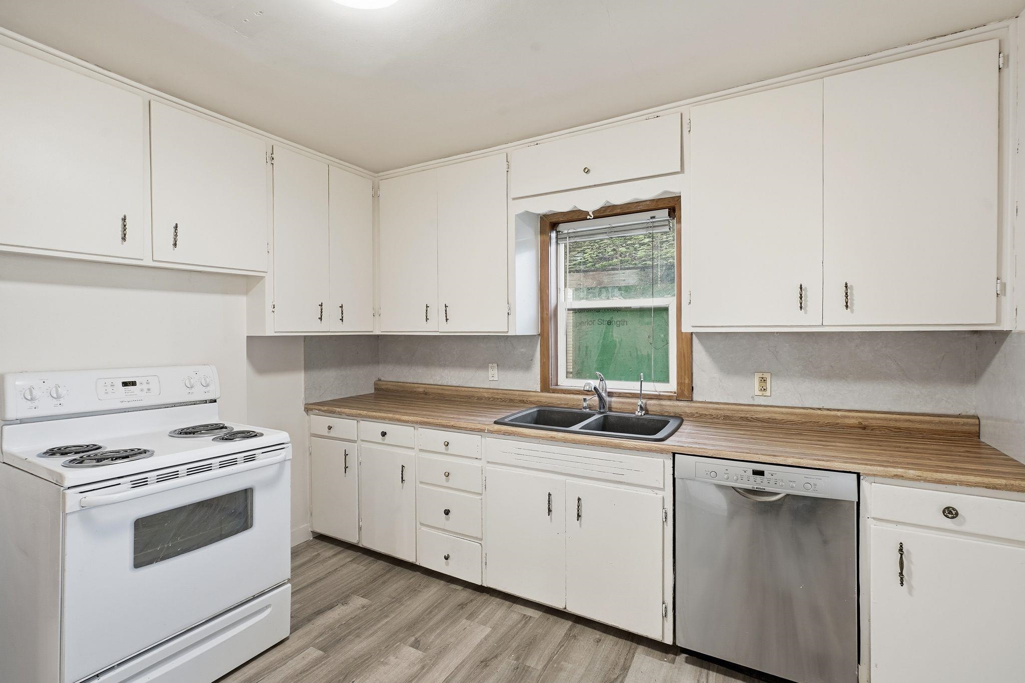 616 South Ray Street Spokane, WA 99202 - Photo 8 of 33