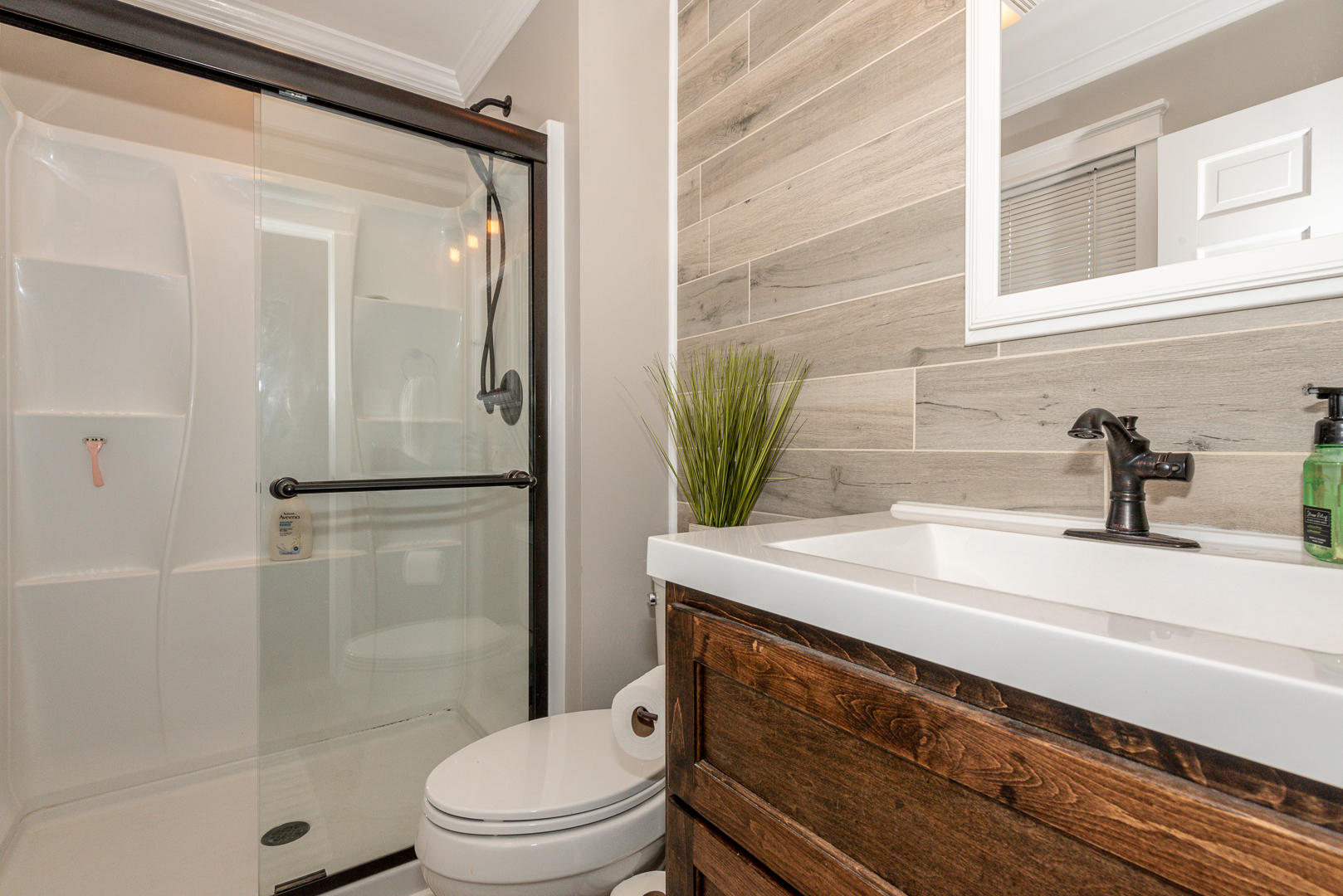 4404 Mascarene Road Knoxville, TN 37921 - Photo 25 of 29 MA bath gueat 2