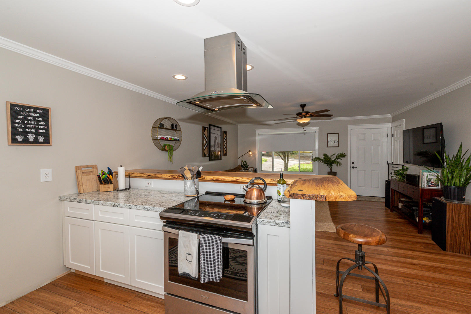 4404 Mascarene Road Knoxville, TN 37921 - Photo 8 of 29 MA kitchen to den