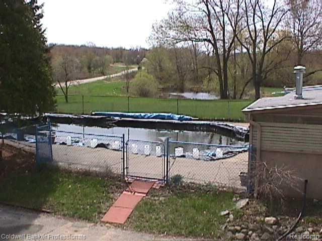 375 Demode Road Holly, MI 48442 - Photo 5 of 20 Pool
