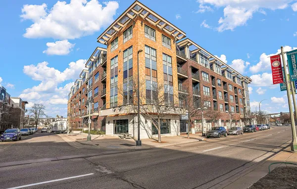 $268,000 | 4525 Park Commons Drive, Unit 320, St. Louis Park, MN 55416