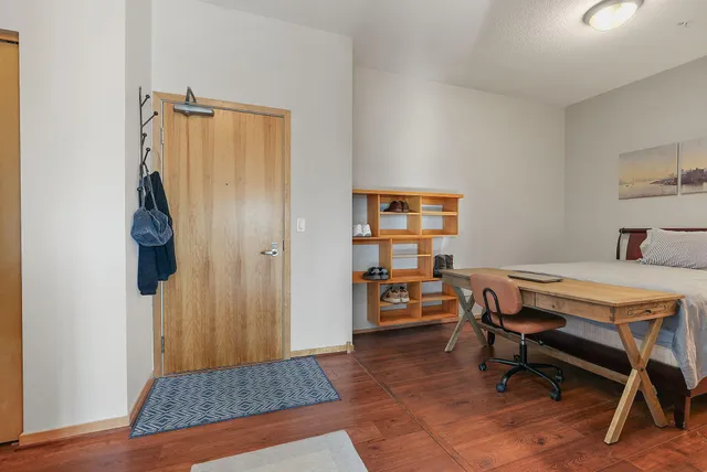 $279,900 | 4525 Park Commons Drive, Unit 320, St. Louis Park, MN 55416