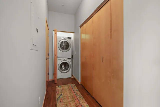 $279,900 | 4525 Park Commons Drive, Unit 320, St. Louis Park, MN 55416