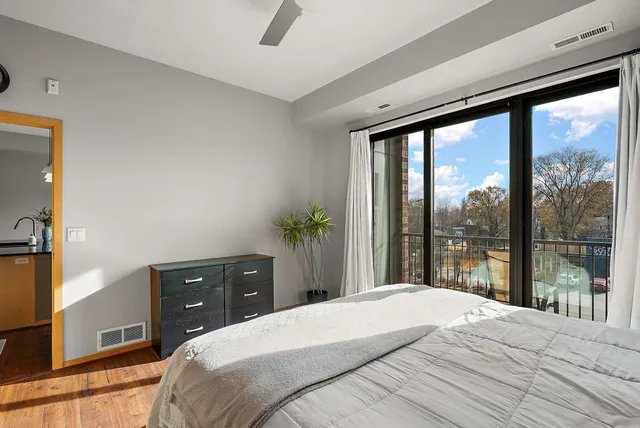 $279,900 | 4525 Park Commons Drive, Unit 320, St. Louis Park, MN 55416