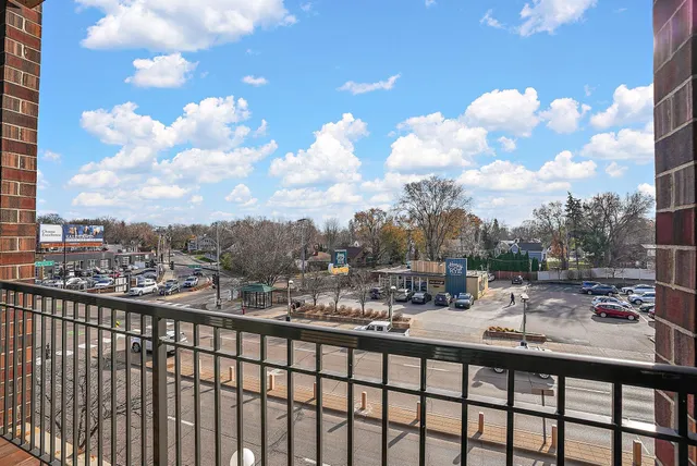 $279,900 | 4525 Park Commons Drive, Unit 320, St. Louis Park, MN 55416