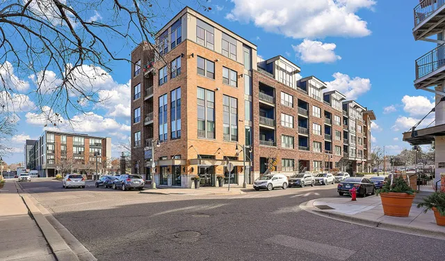 $279,900 | 4525 Park Commons Drive, Unit 320, St. Louis Park, MN 55416