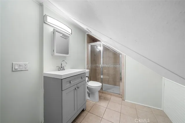 $4,000 | 1244 North Las Palmas Avenue, Los Angeles, CA 90038