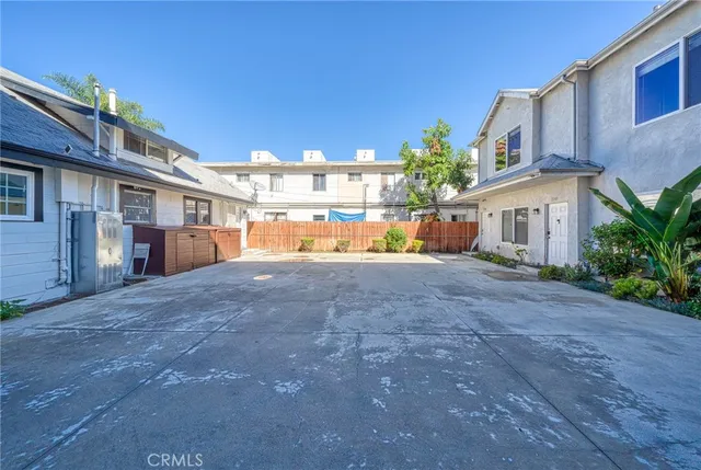 $4,000 | 1244 North Las Palmas Avenue, Los Angeles, CA 90038