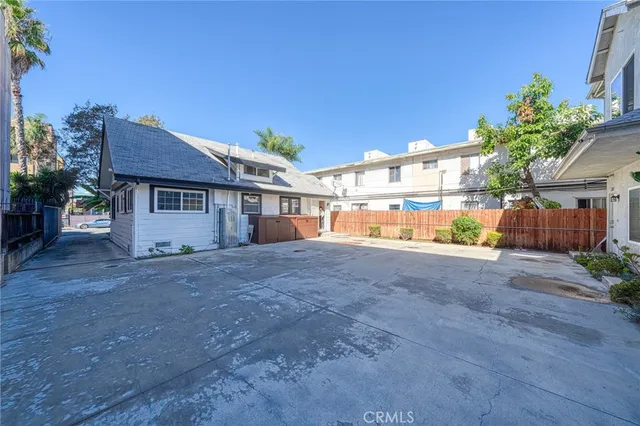 $4,000 | 1244 North Las Palmas Avenue, Los Angeles, CA 90038