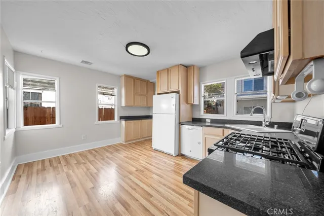 $4,000 | 1244 North Las Palmas Avenue, Los Angeles, CA 90038