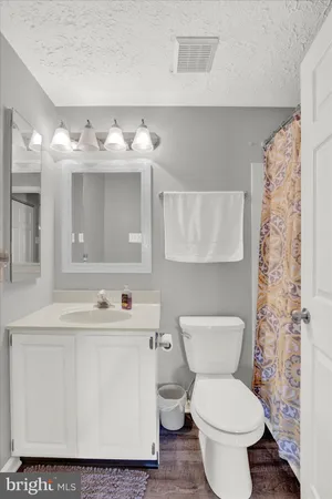 $205,000 | 200 Oak Leaf Circle, Unit 200L, Abingdon, MD 21009