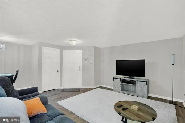 $205,000 | 200 Oak Leaf Circle, Unit 200L, Abingdon, MD 21009