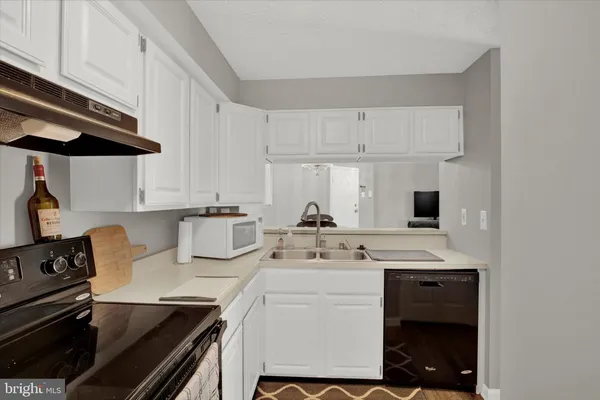 $205,000 | 200 Oak Leaf Circle, Unit 200L, Abingdon, MD 21009