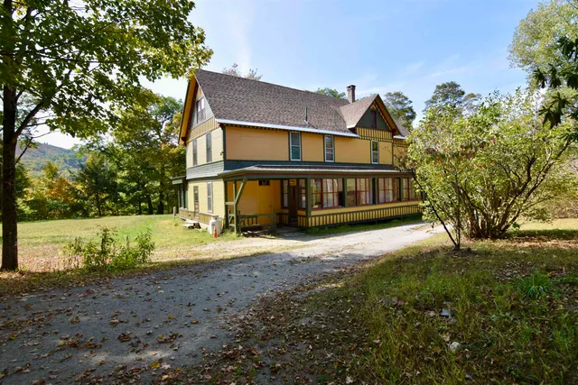$530,000 | 28 Fairview Terrace, Royalton, VT 05068
