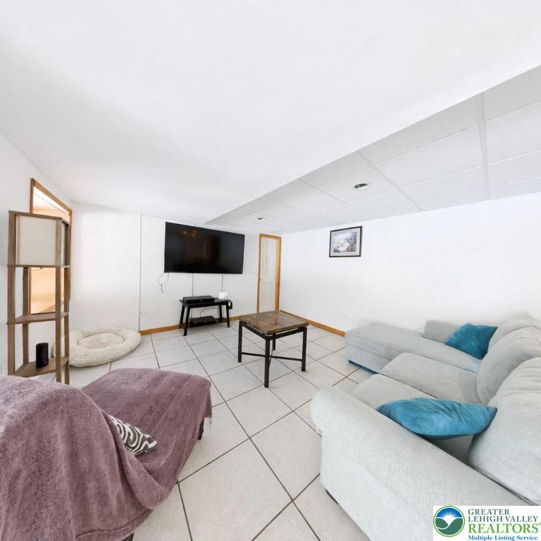 162 Oak Ridge Drive Milford, PA 18337 - Photo 23 of 37