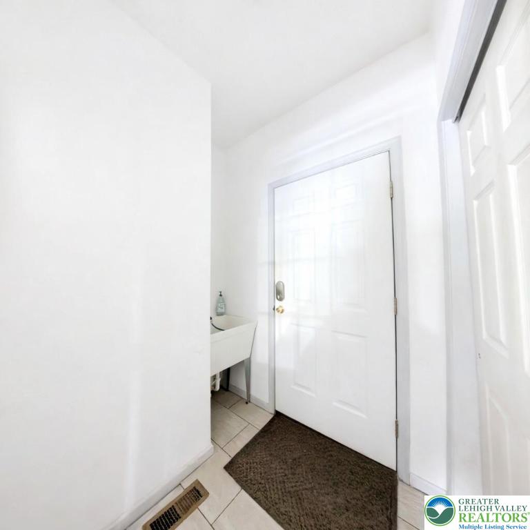 162 Oak Ridge Drive Milford, PA 18337 - Photo 27 of 37