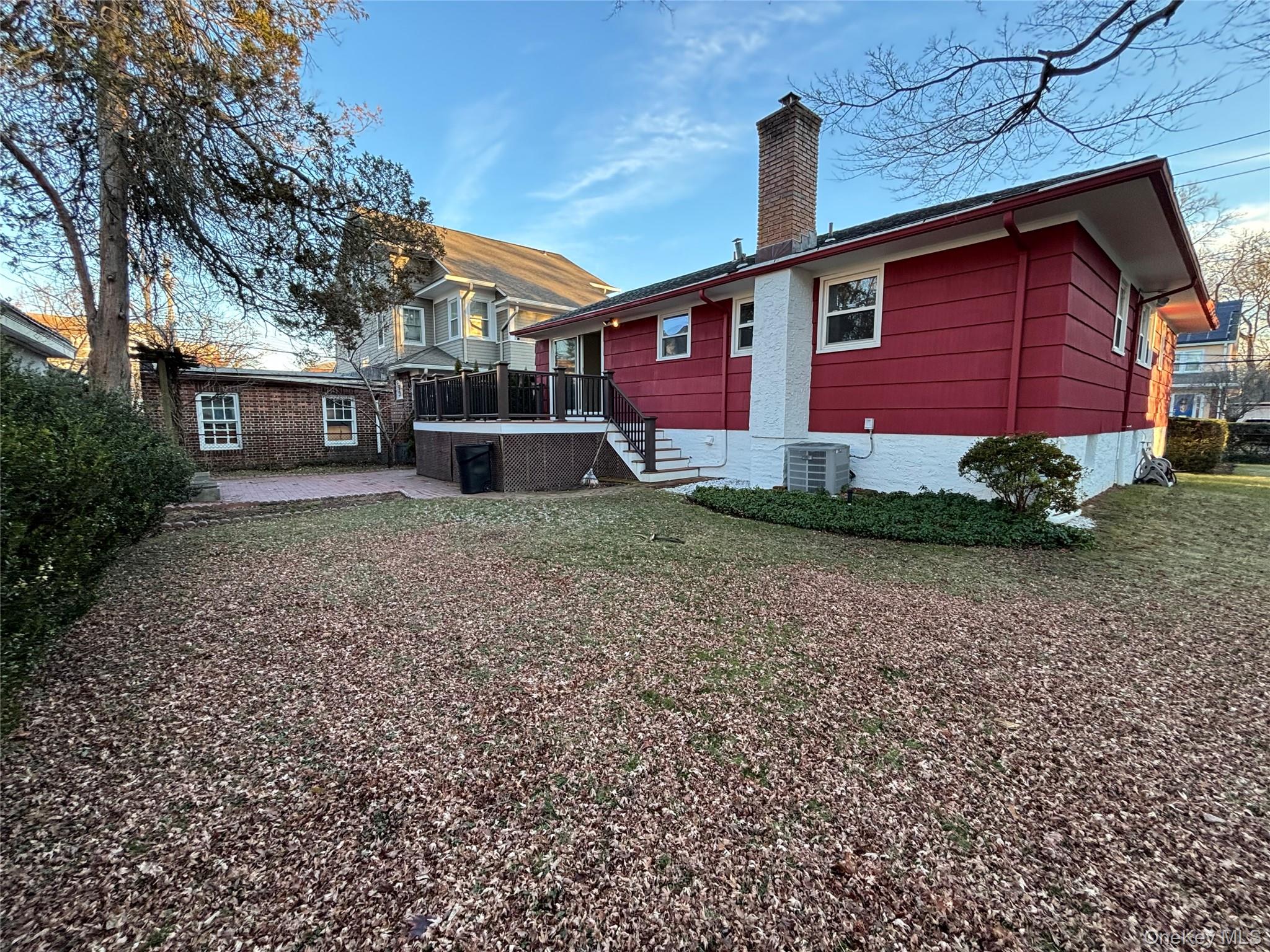 11 Muir Place New Rochelle, NY 10801 - Photo 2 of 18