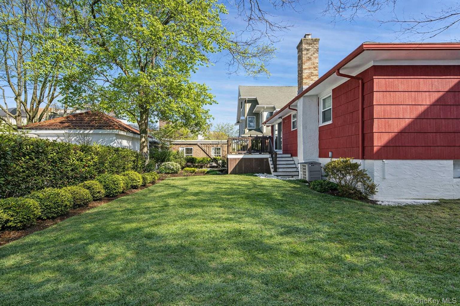 11 Muir Place New Rochelle, NY 10801 - Photo 4 of 30 Looking Towards Stone Patio & Deck