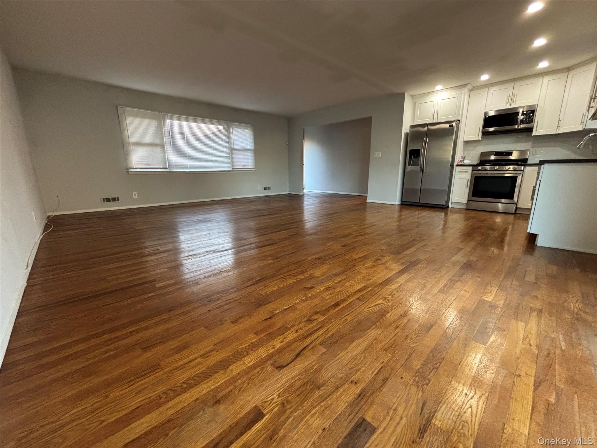 11 Muir Place New Rochelle, NY 10801 - Photo 4 of 18 Dining Area Looking Towards the Living Room & Kitchen11.2' x 10'
