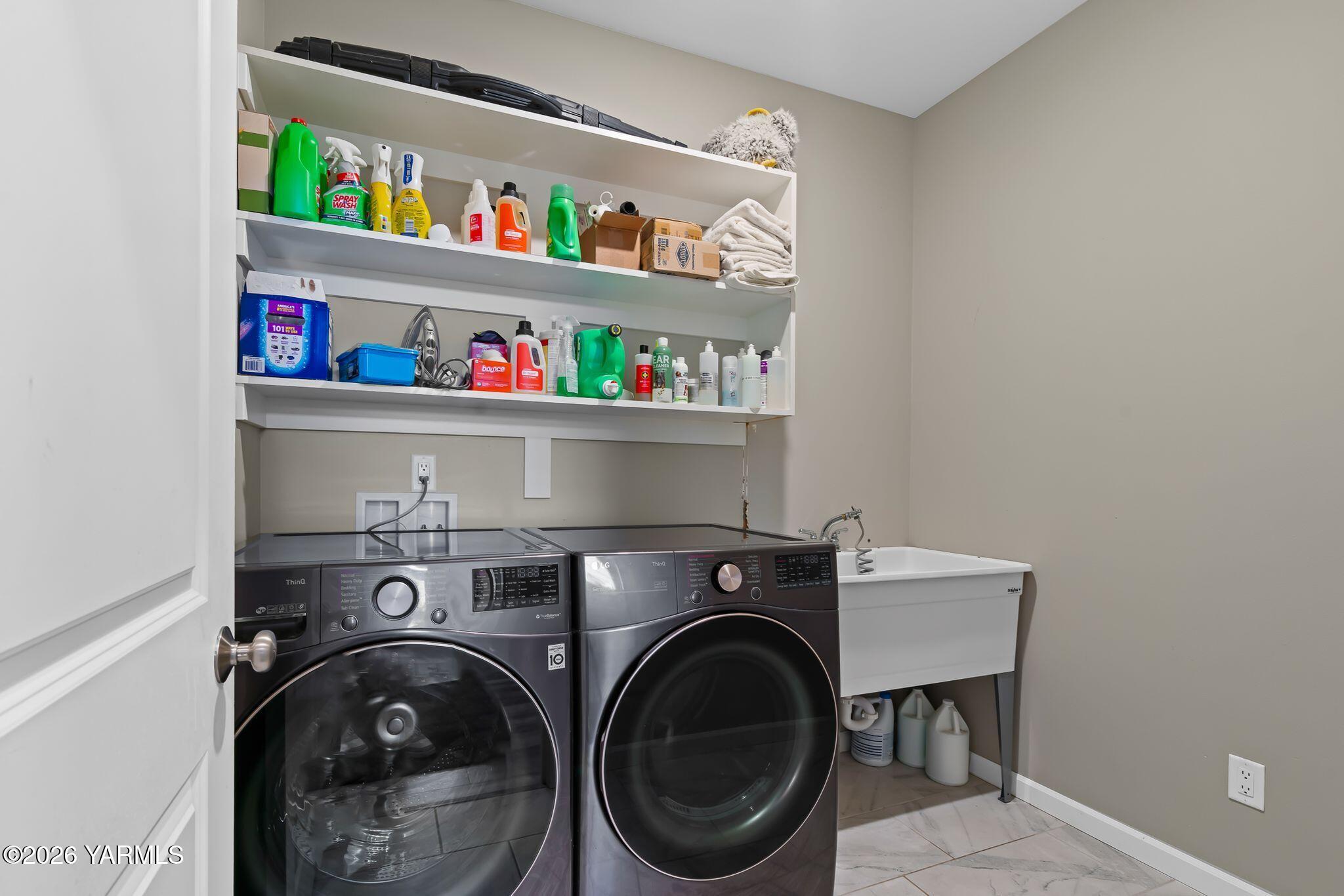 11007 Summitview Ext Road Yakima, WA 98908 - Photo 27 of 44 Laundry Room